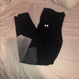 Under armour black and white leggings!
